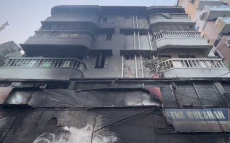 বংশালে আগুন: ঢাকা মেডিকেলে একজনকে মৃত ঘোষণা