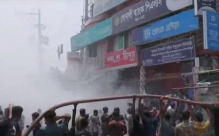 বাগেরহাটে ভবনে অগ্নিকাণ্ড, নিহত ১