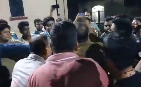শেকৃবিতে ছাত্রদলের দু’পক্ষের হাতাহাতি, পরে বিস্ফোরণ