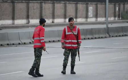 পাকিস্তানের সিয়ালকোটে ব্যাপক সংঘর্ষ