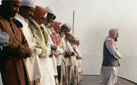 যেসব জায়গায় নামাজ পড়া নিষেধ