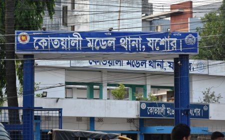 যশোরে দুই মোটরসাইকেলের সংঘর্ষে পুলিশ কনস্টেবলসহ নিহত ২