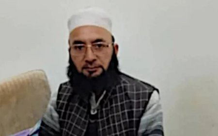 কাশ্মীরে নিহত মাদ্রাসার শিক্ষকে ‘সন্ত্রাসী’ আখ্যা দিয়ে ভারতীয় মিডিয়ার প্রচারণা