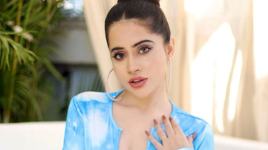 ওড়না পরা নিয়ে কড়া শাসনে থেকেও এই হাল কেন উরফির?