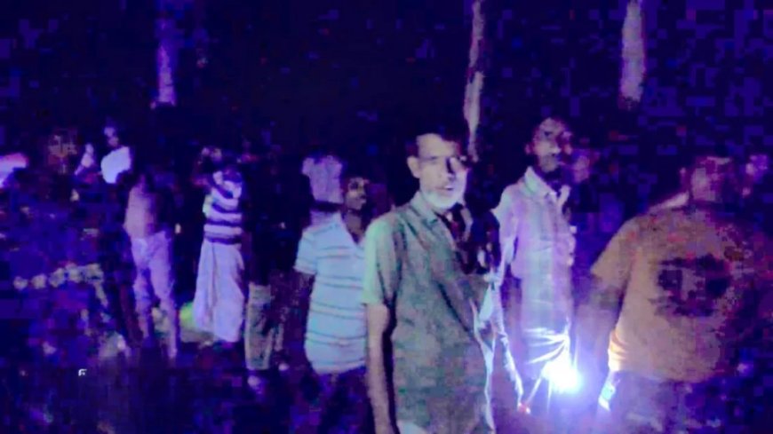 ওপারে লাইট নিভিয়ে পুশ ইনের চেষ্টা, এপাড়ে টর্চ জ্বালিয়ে পাহারায় গ্রামবাসী