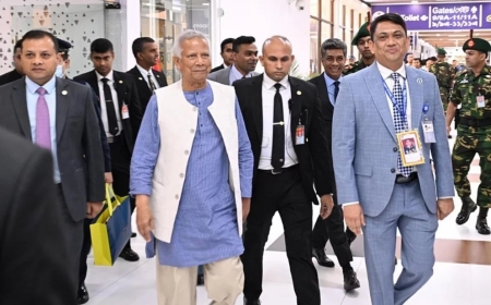 যুক্তরাজ্য সফর শেষে দেশে ফিরলেন প্রধান উপদেষ্টা