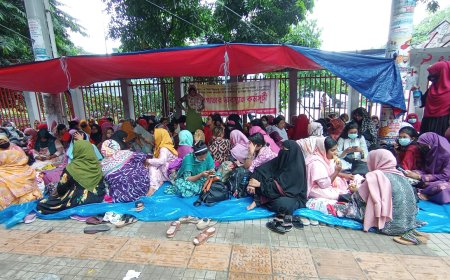 তথ্য আপাদের অবস্থানে শ্রম সংস্কার কমিশন প্রধান ও শ্রমিক নেতাদের সংহতি