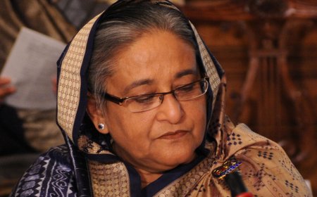 শেখ হাসিনাকে আত্মসমর্পণের নির্দেশ দিয়ে বিজ্ঞপ্তি জারি ট্রাইব্যুনালের