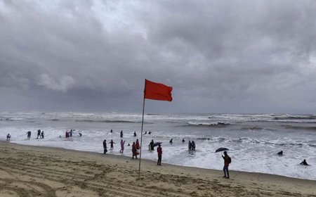 ভারি বৃষ্টির সতর্কতা, বন্দরে সংকেত