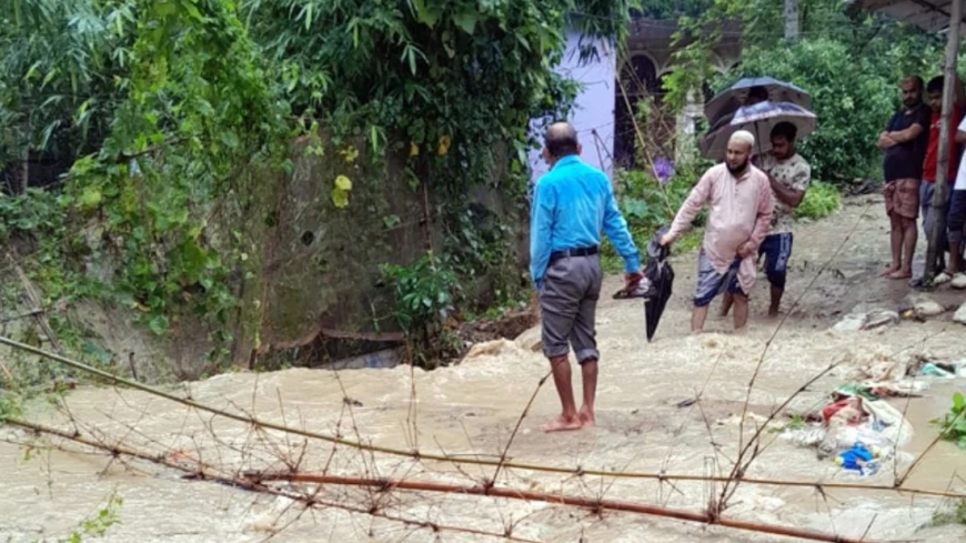 ভারত থেকে নেমে আসা ঢলে ভেঙেছে কুশিয়ারা নদীর বাঁধ, বন্যার শঙ্কা