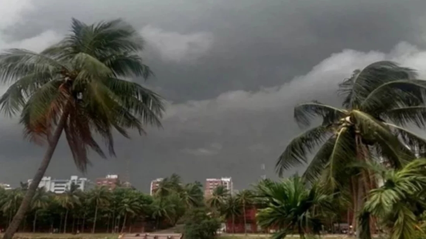 দুপুরের মধ্যে ১২ জেলায় ৬০ কিলোমিটার বেগে ঝড়ের শঙ্কা