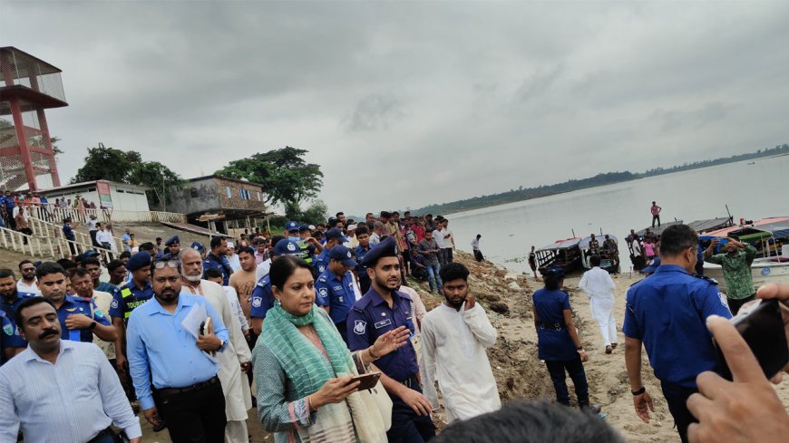 জাফলংয়ে দুই উপদেষ্টার গাড়ি আটকে বিক্ষোভ
