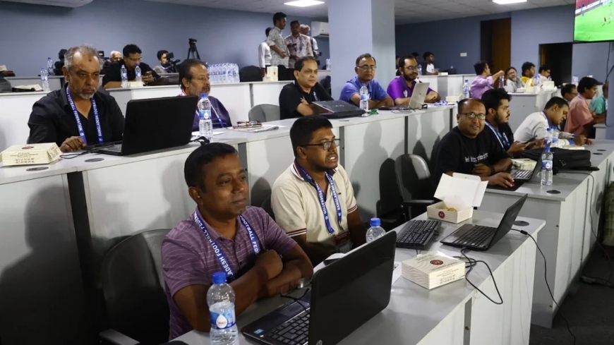 সাংবাদিক কার্ড নিয়ে বাণিজ্য, বিব্রত বাফুফে সভাপতি