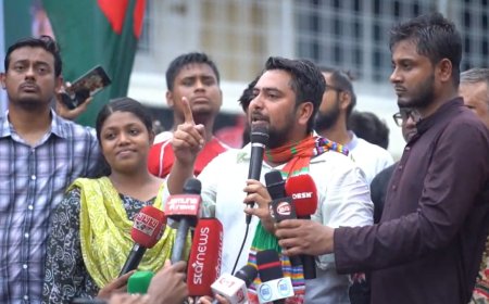 গোলামি নয়, আজাদি চাই আমরা : নাহিদ ইসলাম