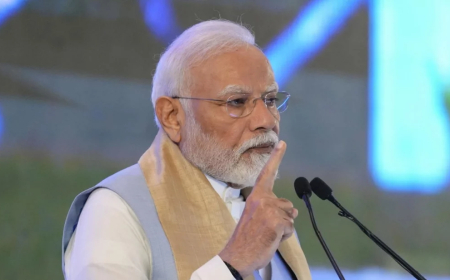 অনুপ্রবেশকারীদের বিরুদ্ধে ব্যবস্থা নেওয়া হবে: মোদি
