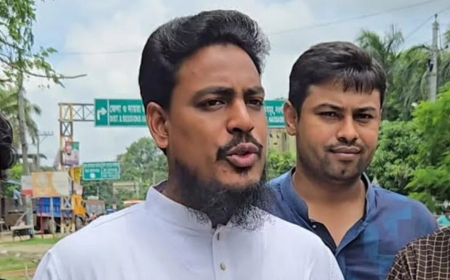 ক্ষমতা হস্তান্তরের প্রক্রিয়া নিয়ে সংকট তৈরি হয়েছে: আখতার