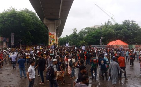জুলাই সনদের দাবিতে শাহবাগ অবরোধ
