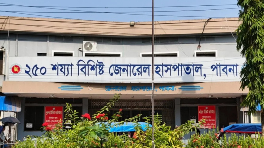 হাসপাতালে নারী চিকিৎসককে দুই দফা পেটালেন রোগীর স্বজনরা