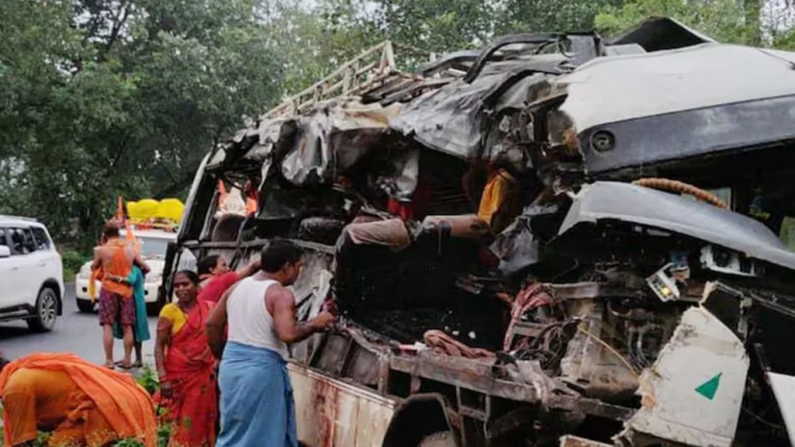 ভারতে ভয়াবহ সড়ক দুর্ঘটনা, ১৮ তীর্থযাত্রী নিহত