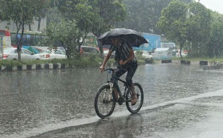“দেশজুড়ে বৃষ্টির সম্ভাবনা, কোথাও কোথাও ভারী বর্ষণ”