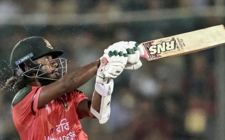 আকাশ চোপড়ার সেই খোঁচার ‘জবাবে’ কী বললেন জাকের?