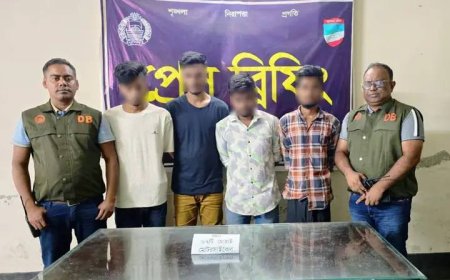 “যশোরে বিশেষ অভিযানে আন্তঃজেলা মোটরসাইকেল চোর চক্রের ১০ সদস্য গ্রেফতার, ১১ চোরাই মোটরসাইকেল উদ্ধার”