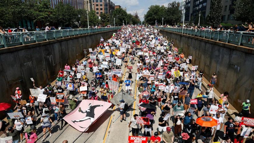 “‘স্বৈরশাসক’ বিরোধী স্লোগানে মুখরিত ওয়াশিংটন”
