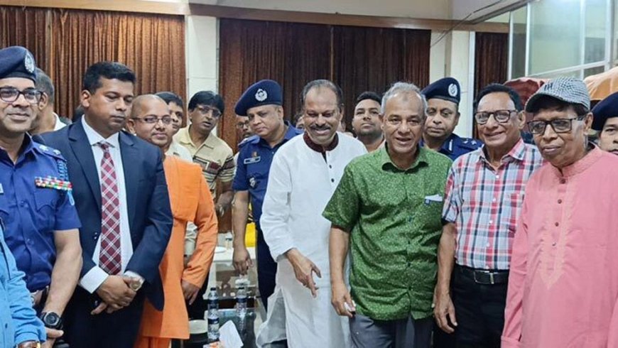 ‘এবার পূজার আয়োজন খুবই ভালো’ — স্বরাষ্ট্র উপদেষ্টা