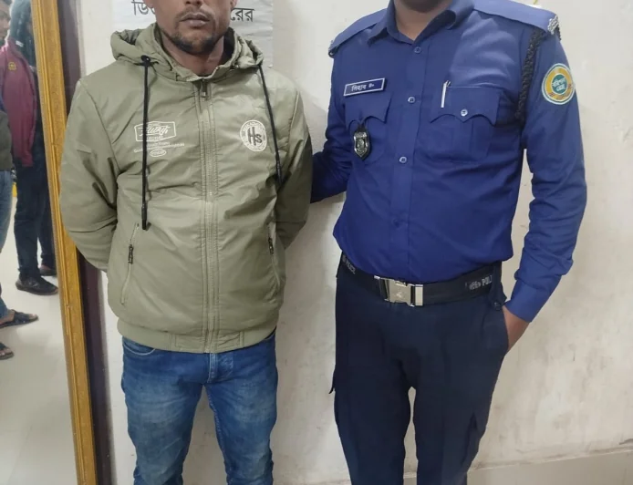 বাউফলে হত্যা মামলার আসামি উজ্জ্বল গ্রেফতার