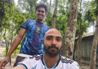 বকশীগঞ্জে ব্রাজিল ম্যাচ জেতায় মাথা ন্যাড়া করলেন আর্জেন্টিনার সমর্থক