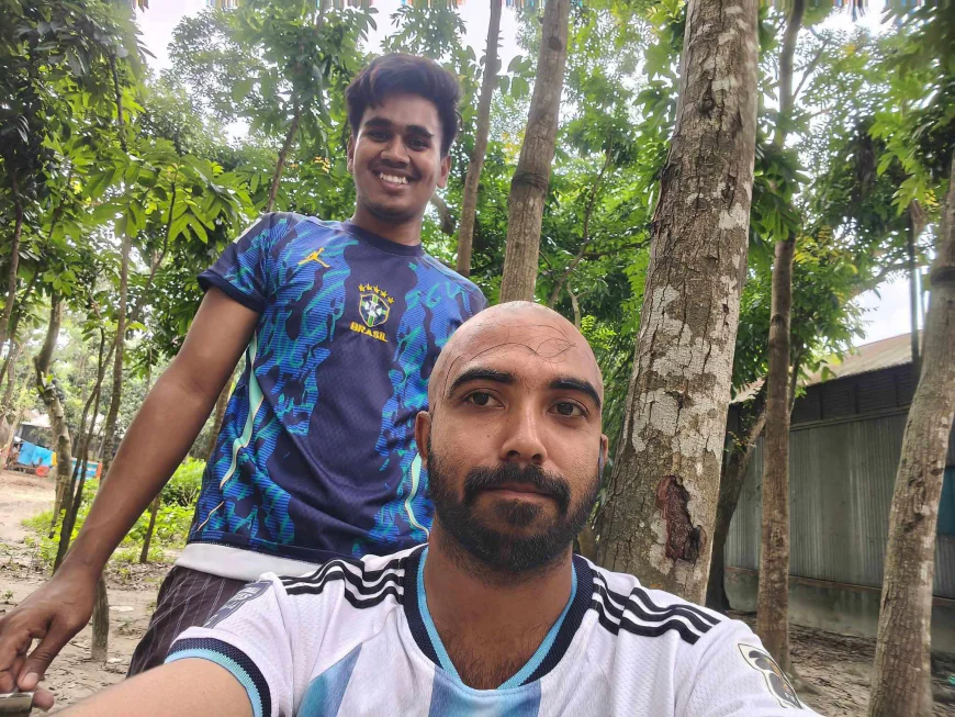 বকশীগঞ্জে ব্রাজিল ম্যাচ জেতায় মাথা ন্যাড়া করলেন আর্জেন্টিনার সমর্থক
